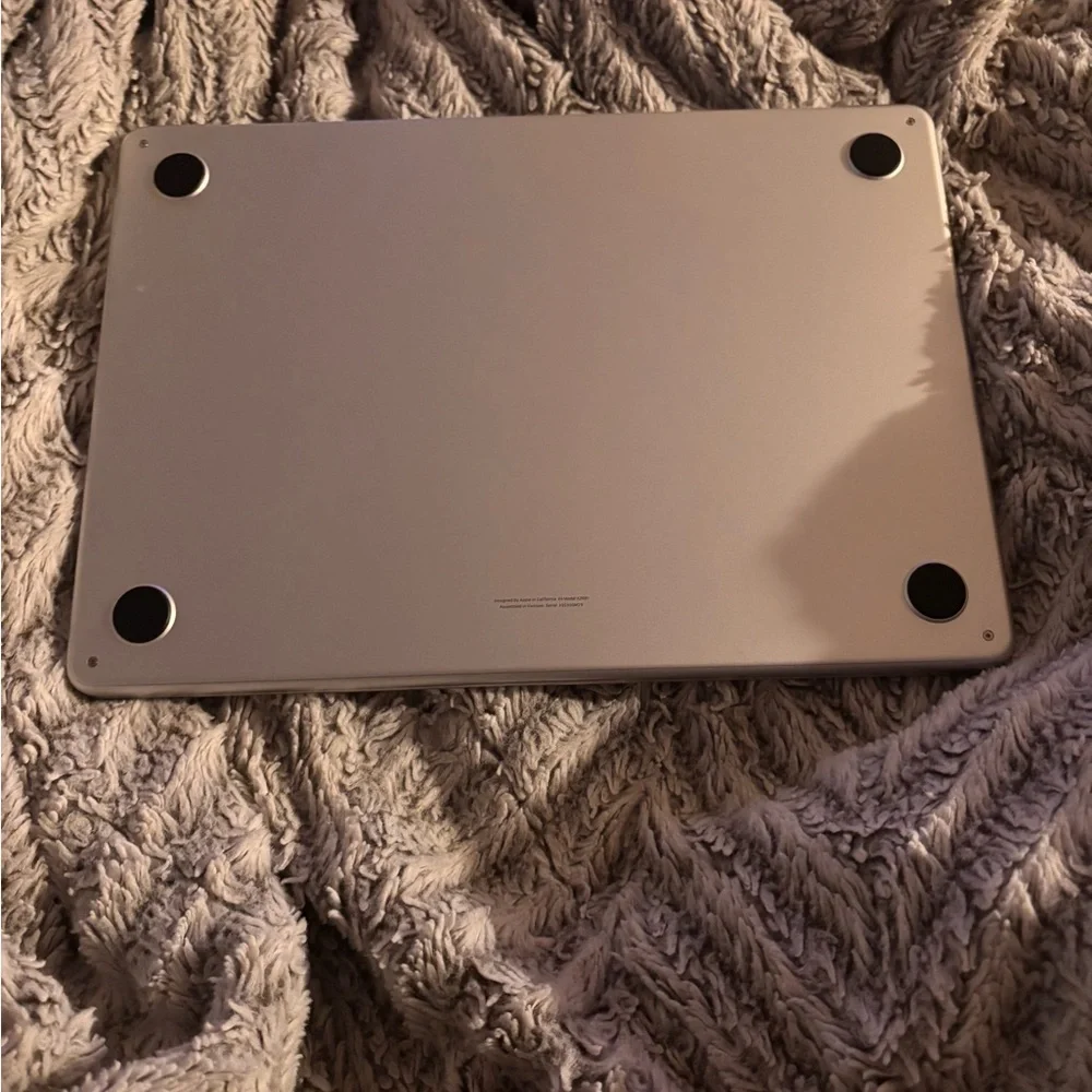 Apple MacBook in Elegant Silver